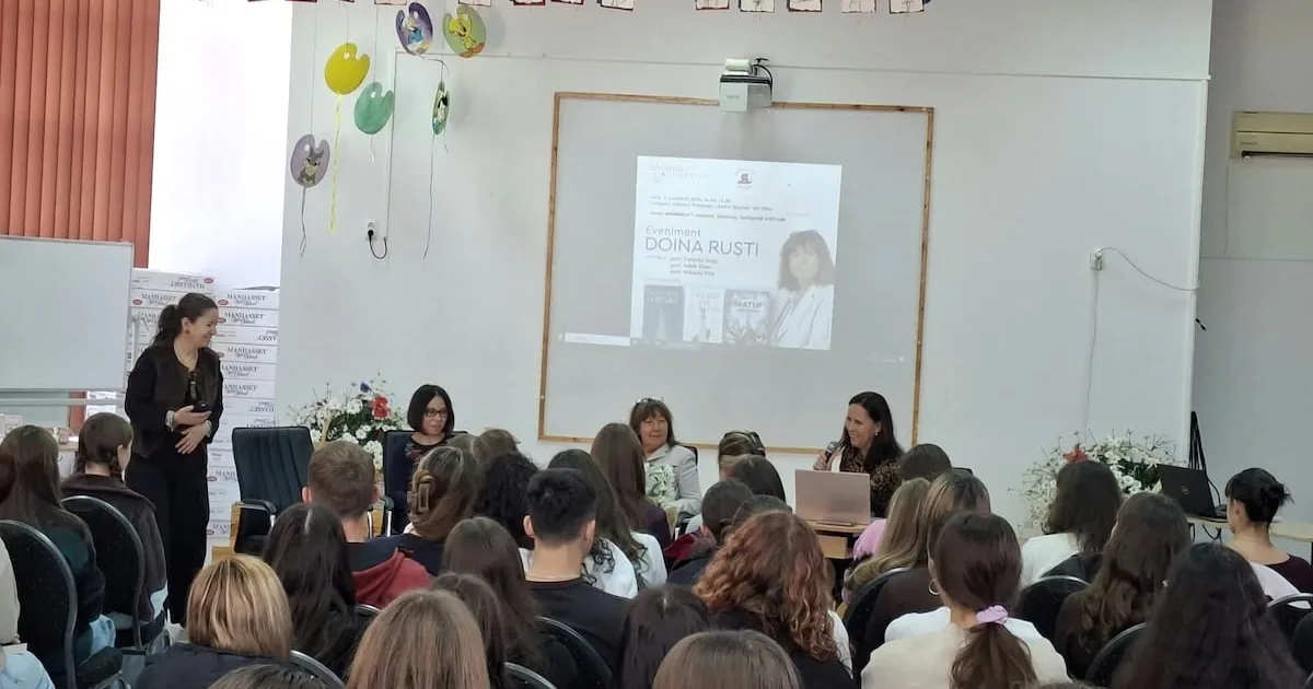 Sibiu: Doina Ruști s-a întâlnit cu elevii Colegiului Pedagogic Andrei Șaguna