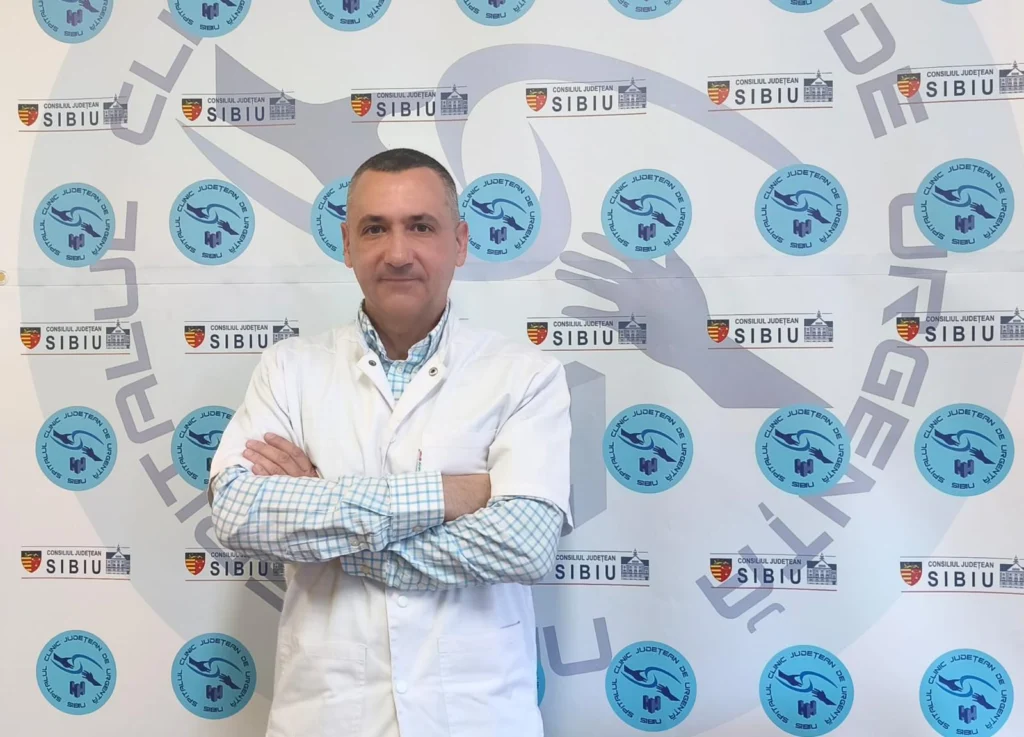 Sibiu: medicul primar Cristian Țăroi, de la Maternitate, aduce copii pe lume și tunează motociclete