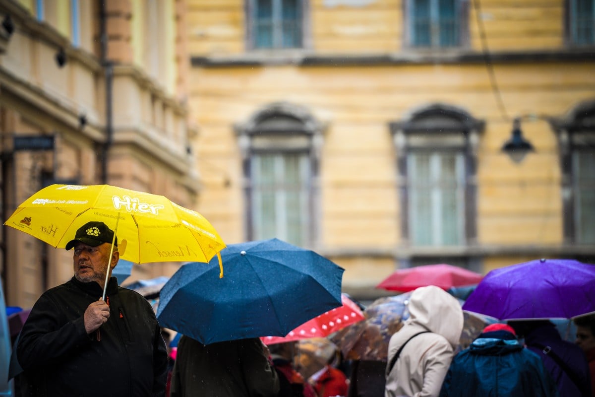 Sibiu: ploi în tot județul și ninsori la peste 1.500 de metri până marți dimineață