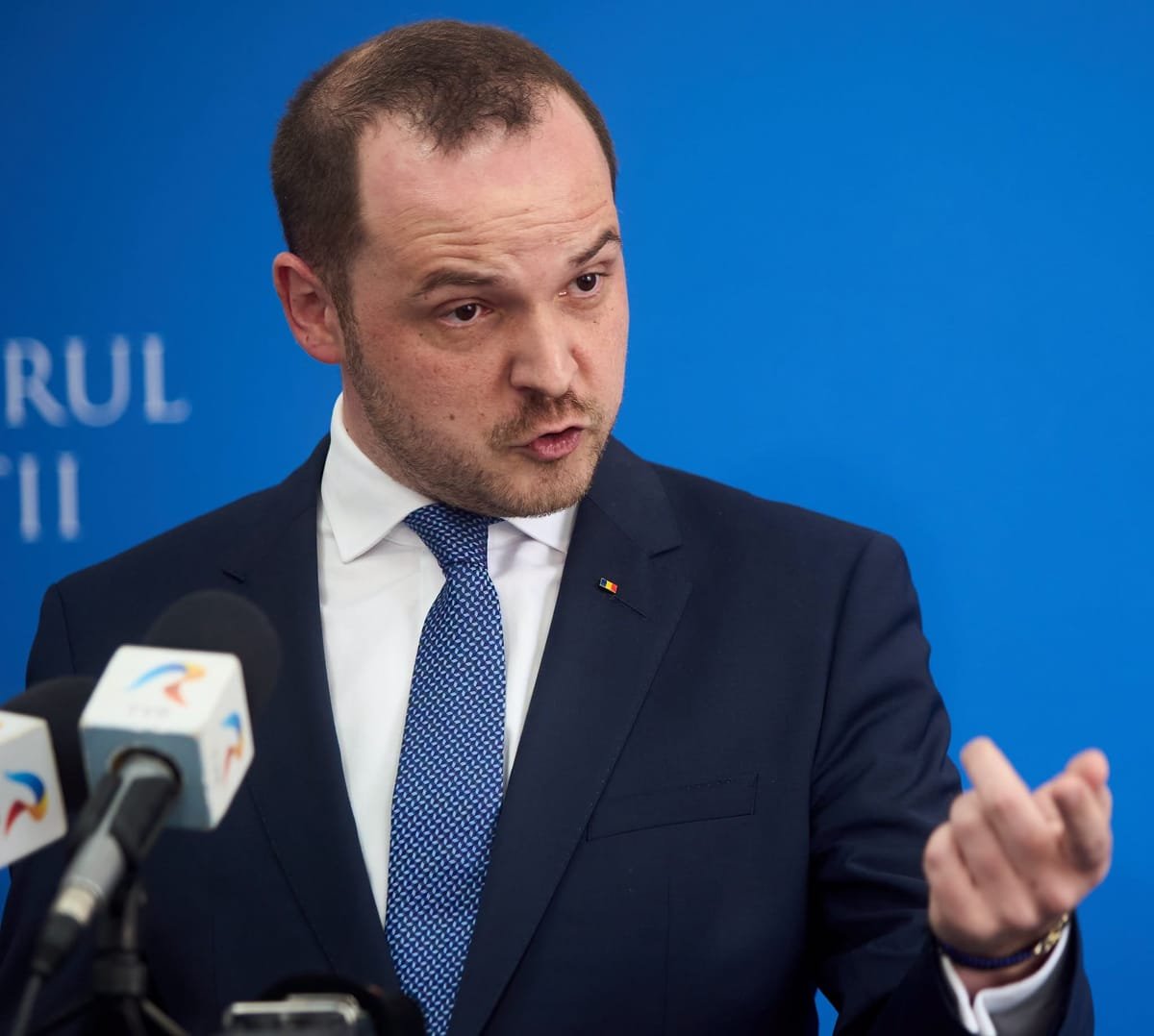 Sibiu: Rogobete, groparul spitalelor PNRR, ajunge din nou ministru, critică senatoarea USR