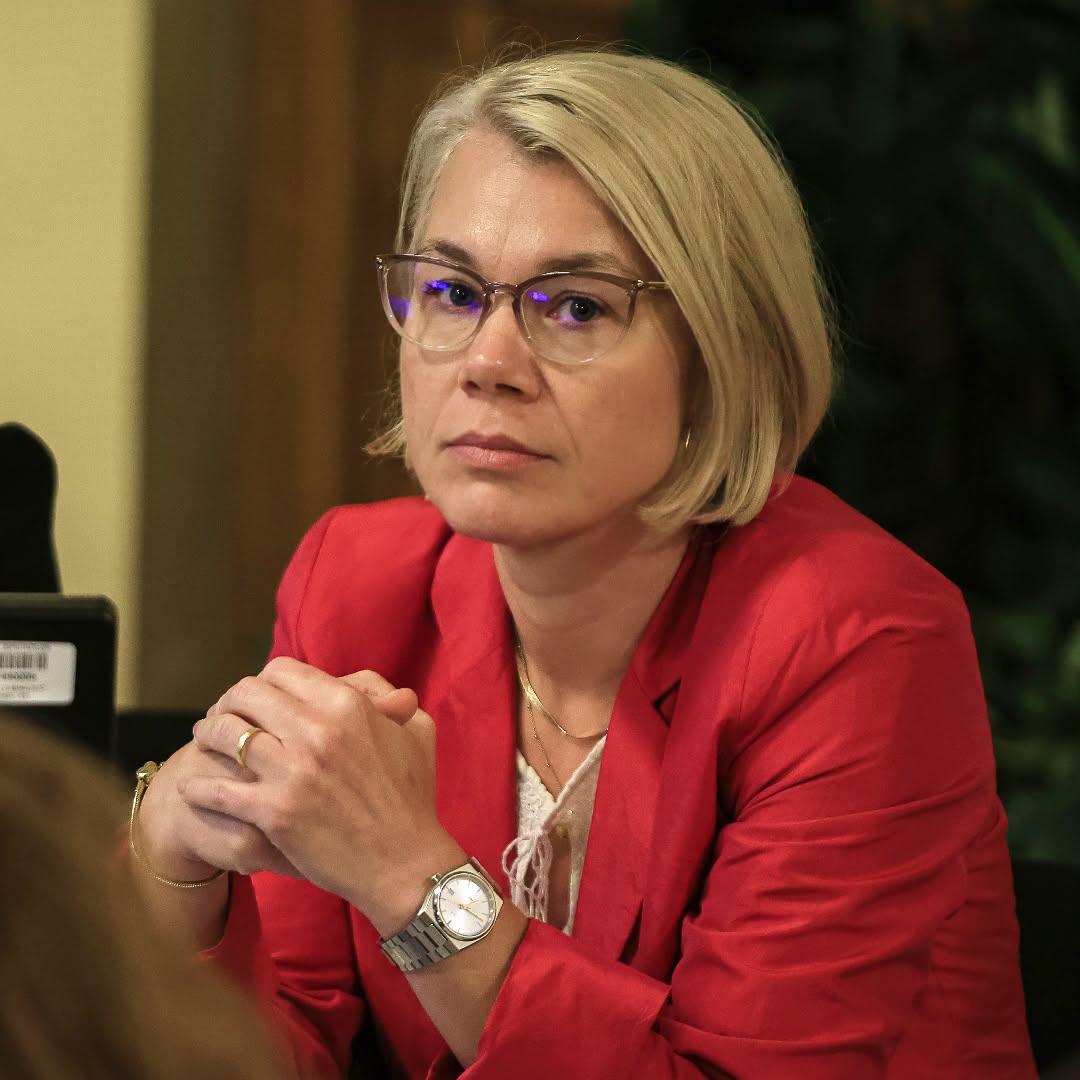 Sibiu: senatoarea Ruxandra Cibu Deaconu critică tăcerea din jurul fetelor care devin mame înainte de 15 ani