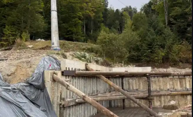 Sinaia: telegondola oprită de urgență după deplasarea unui pilon, sezonul de schi în pericol