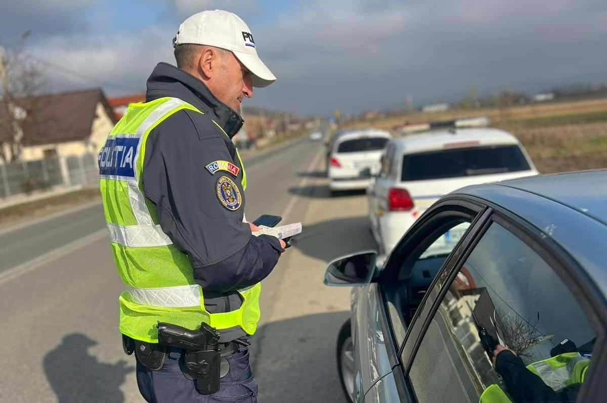 Șoferii prinși cu permisul de conducere expirat riscă amenzi de până la 1.730 de lei