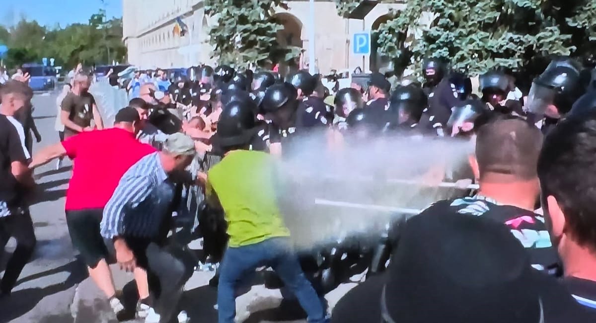 Sorin Cigher se întreabă cine trage sforile, în timp ce dezbinarea ne fură viitorul