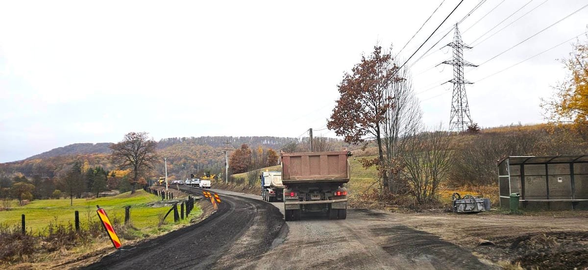 Sovata: au început modernizarea drumului Sovata – Eremitu, o investiție de 225 de milioane de lei
