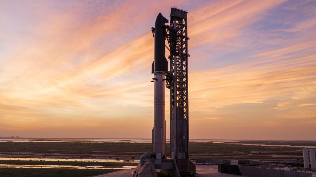 SpaceX lansează 4 astronauți către Stația Spațială Internațională