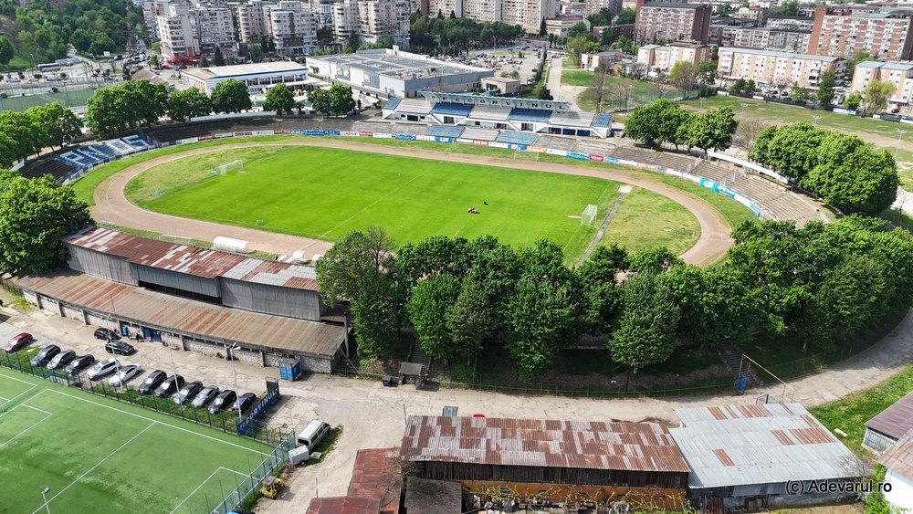 Stadionul unde 30.000 de oameni l-au primit pe Hrușciov, demolat după 66 de ani. A fost un simbol al „orașului muncitore