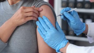 Stocuri limitate de vaccinuri gripale injectabile în farmacii; o nouă tranșă vine la sfârșit de octombrie