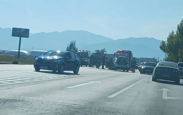 Stupini, Brașov: accident rutier, intervin echipajele SMURD și de descarcerare