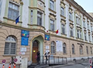 Șura Mică: un minor a ajuns la spital cu traumatism la picior după ce a traversat drumul prin loc nepermis