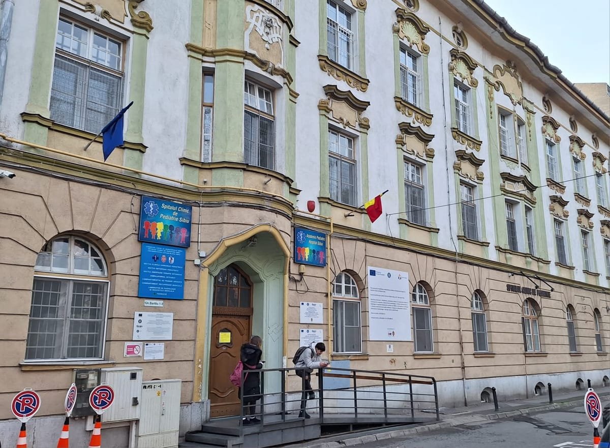 Șura Mică: un minor a ajuns la spital cu traumatism la picior după ce a traversat drumul prin loc nepermis