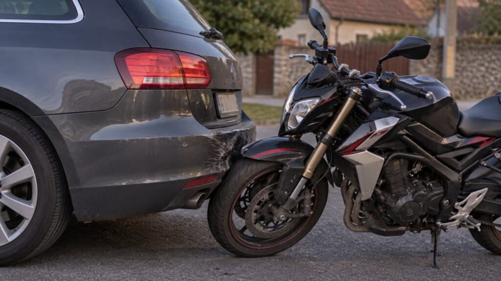 Tânăr din Roșia reținut după accident cu motocicleta neînmatriculată și cu alcoolemie mare
