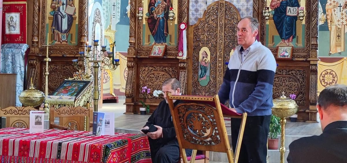 Țara Oltului: 280 de troițe documentate de Adrian Stoia într-un volum de 232 de pagini