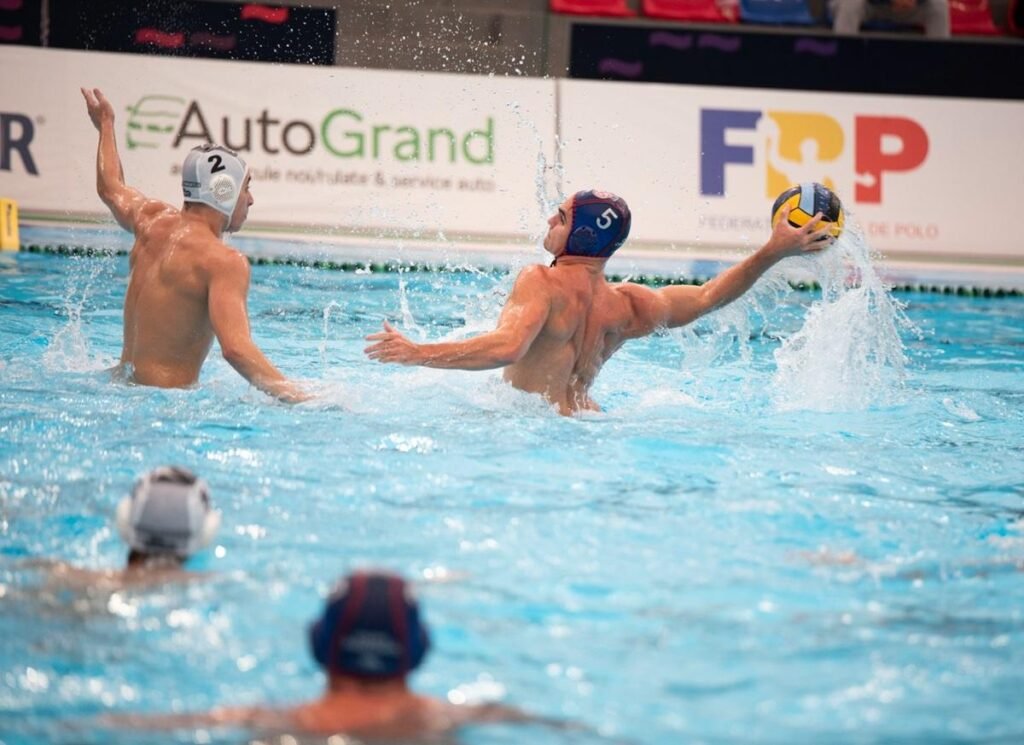 Târgu Mureș: CSM Oradea câștigă categoric la polo pe apă, 23-4, în etapa a 3-a a Superligii