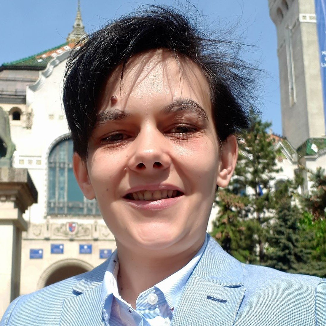 Târgu Mureș: Primăria suspendă noi investiții din cauza problemelor financiare, dar licitațiile continuă
