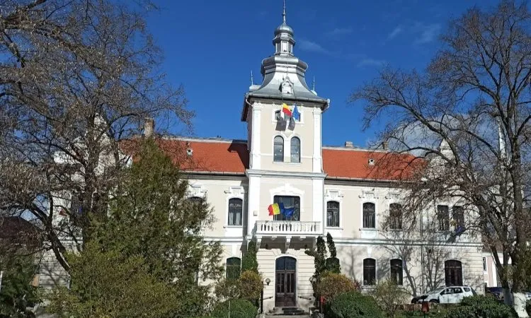 Târnăveni: locuitorii cu venituri mici pot cere ajutor pentru încălzire în sezonul rece 2026-2027