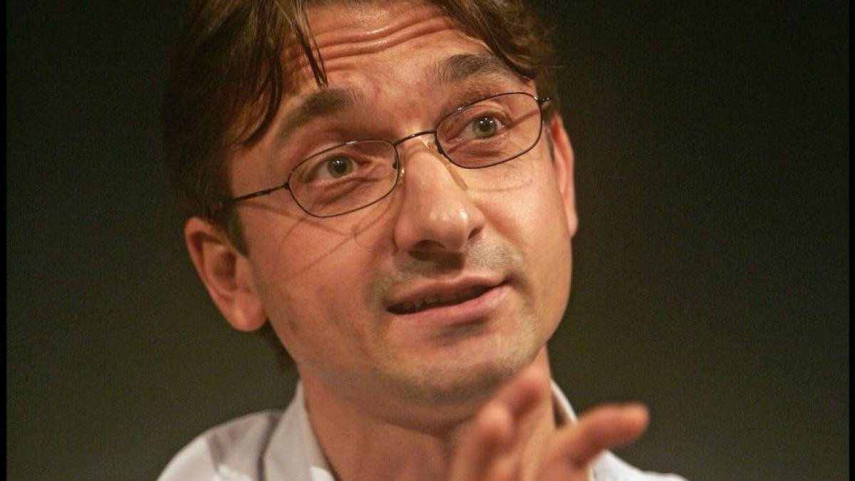 Teatrul Național din București îl angajează pe regizorul Felix Alexa, acuzat de mai multe femei de hărțuire