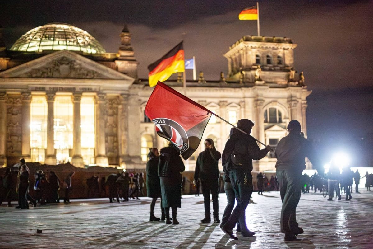 Temeri de violențe în Germania de Halloween: magazine protejate și evenimente anulate