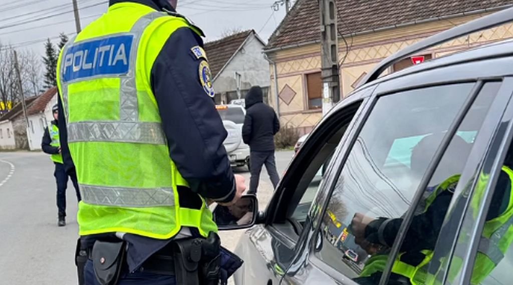 Teregova: bărbat de 65 de ani prins băut la volan după ce a intrat cu mașina într-un zid