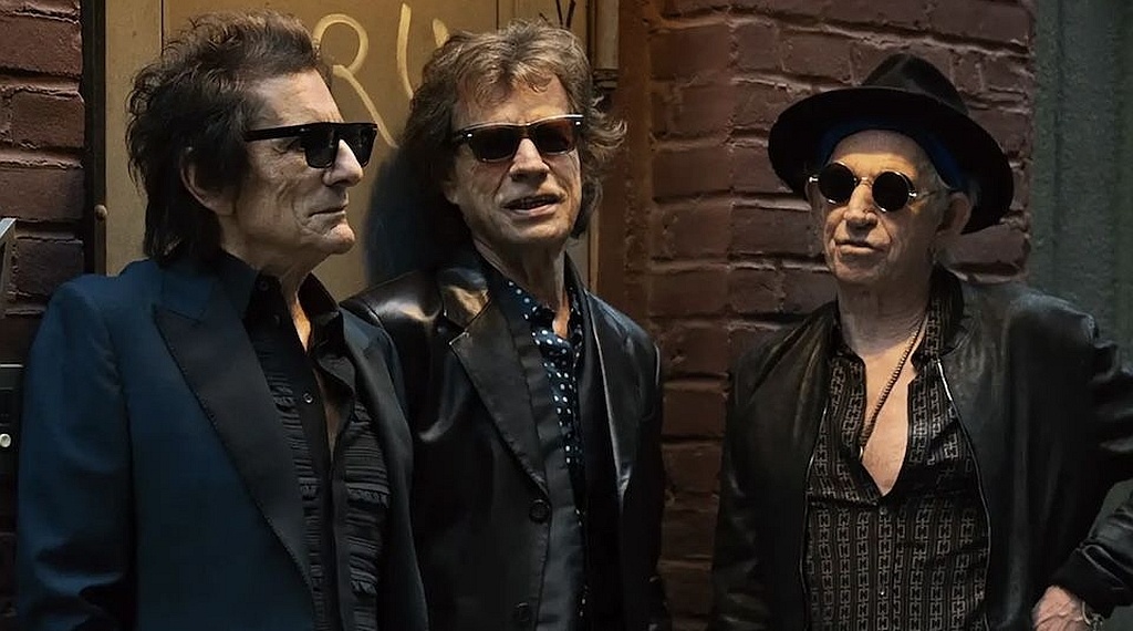 The Rolling Stones îi dă actorului suedez Alexander Skarsgård rolul în care multe dintre femei îl văd deja