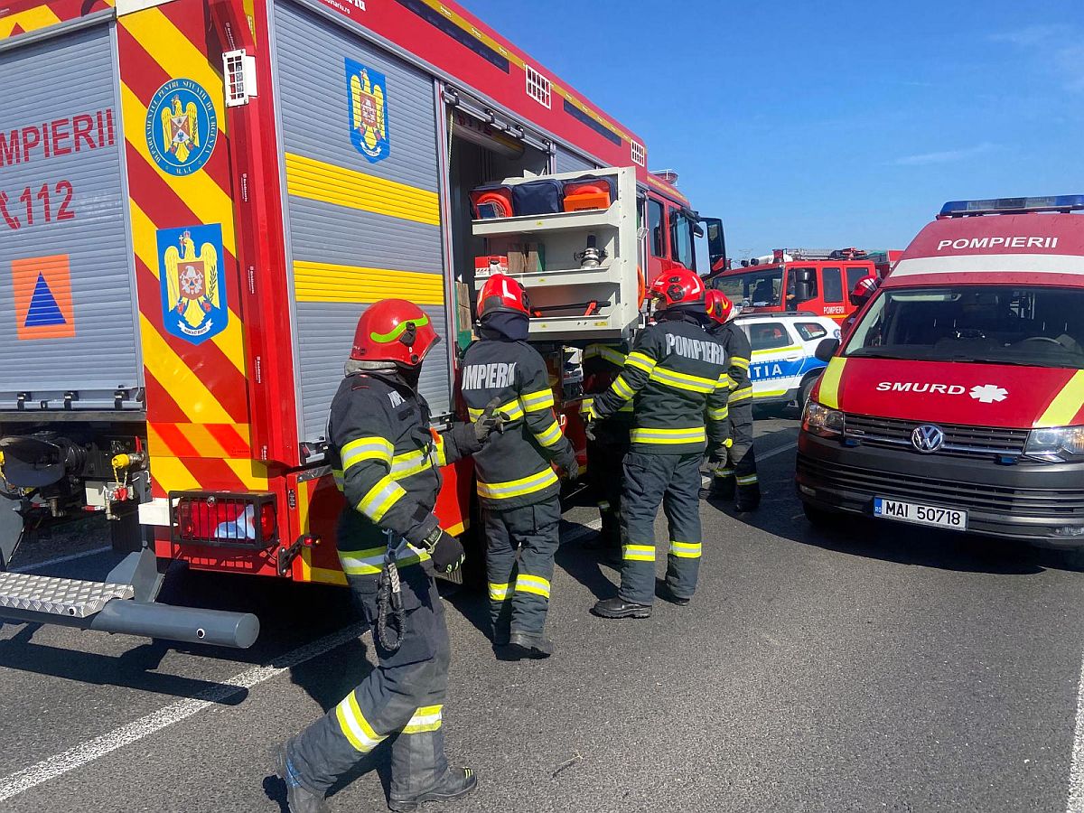 Timiș: două accidente în interval de o oră, cu șoferi de 18 ani; patru persoane la spital, doi minori