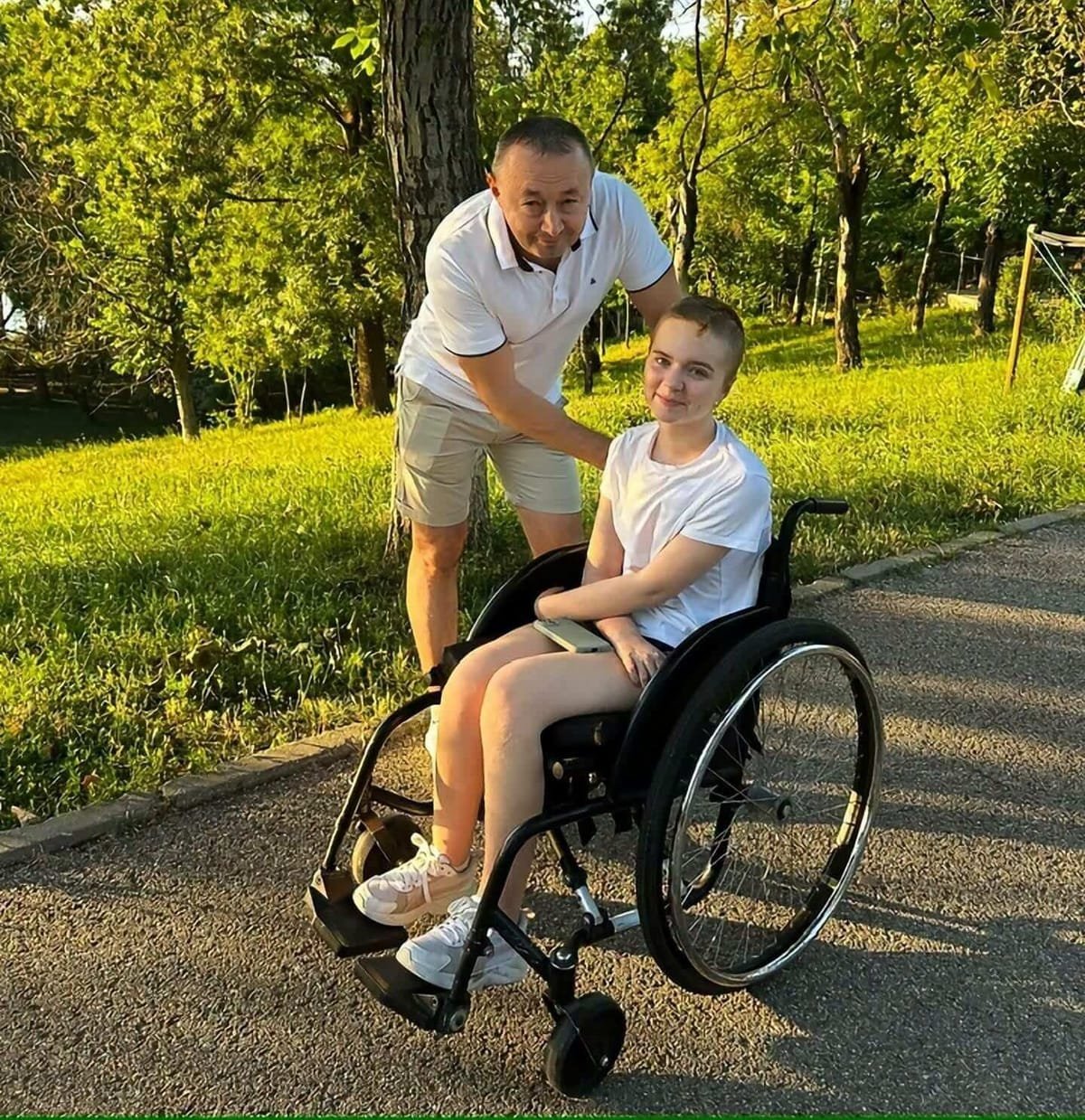 Timiș: Elena, 13 ani, luptă pentru viață după un anevrism cerebral; familia cere ajutor pentru tratament