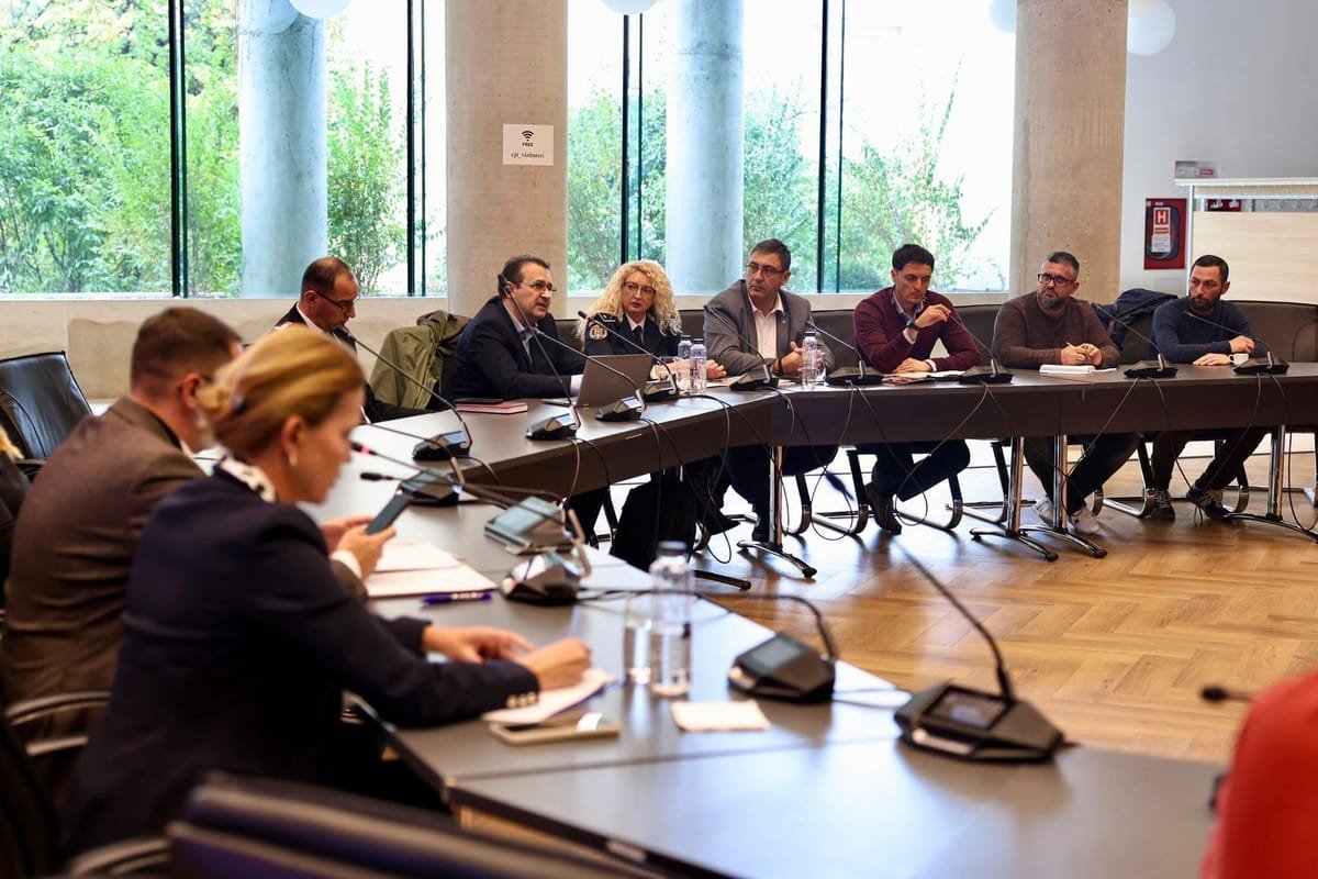 Timiș: grup de lucru constituit pentru prevenirea violenței în unitățile de învățământ