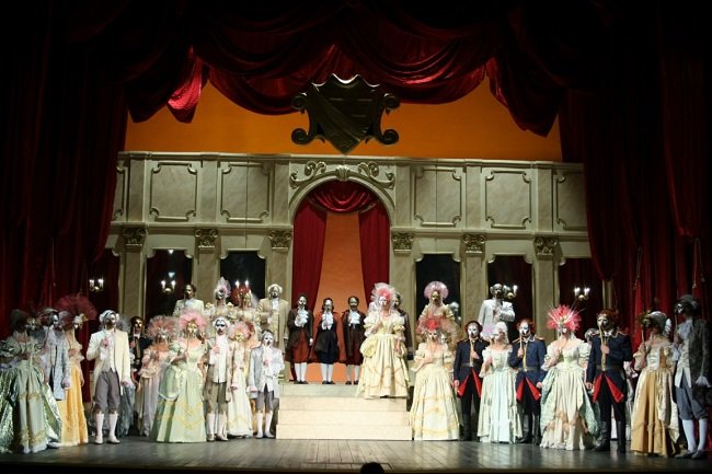 Timișoara: Bal mascat de Giuseppe Verdi, la Opera Națională Română, marți, 13 octombrie