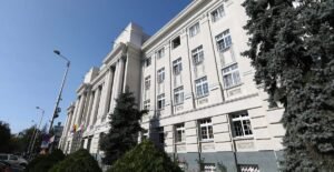 Timișoara: prefectul Paul Finta spune că Alfred Simonis vrea chirie; Primăria oferă sediu Prefecturii