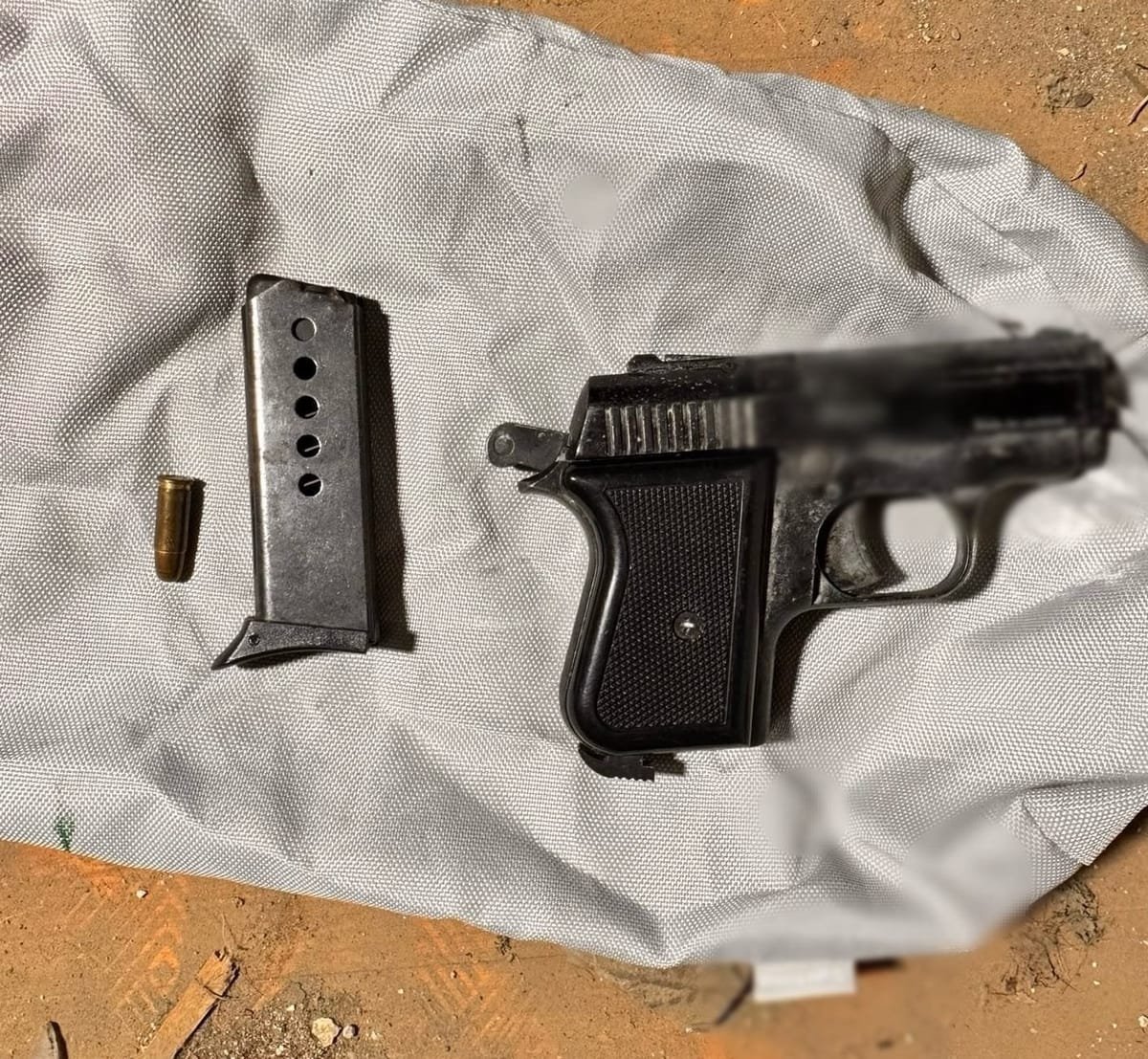 Timișoara și Oravița: cinci percheziții au descoperit un pistol letal și gloanțe