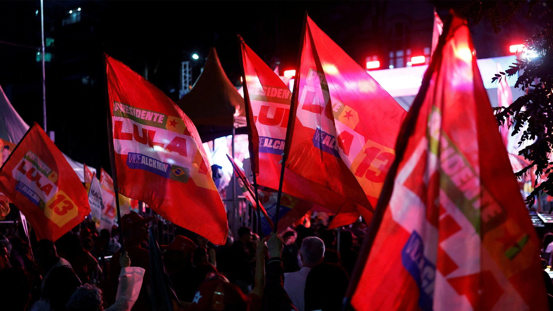 Tot ce trebuie să știi despre cursa prezidențială strânsă din Brazilia, între Lula da Silva și fiul lui Jair Bolsonaro