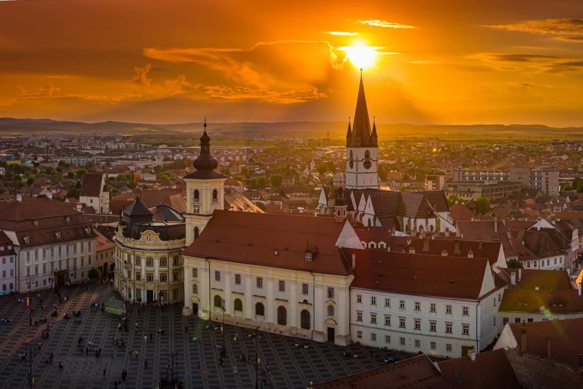 Trafic dat peste cap pe bulevardul Vasile Milea din Sibiu: începe asfaltarea carosabilului. Lucrările se fac noaptea
