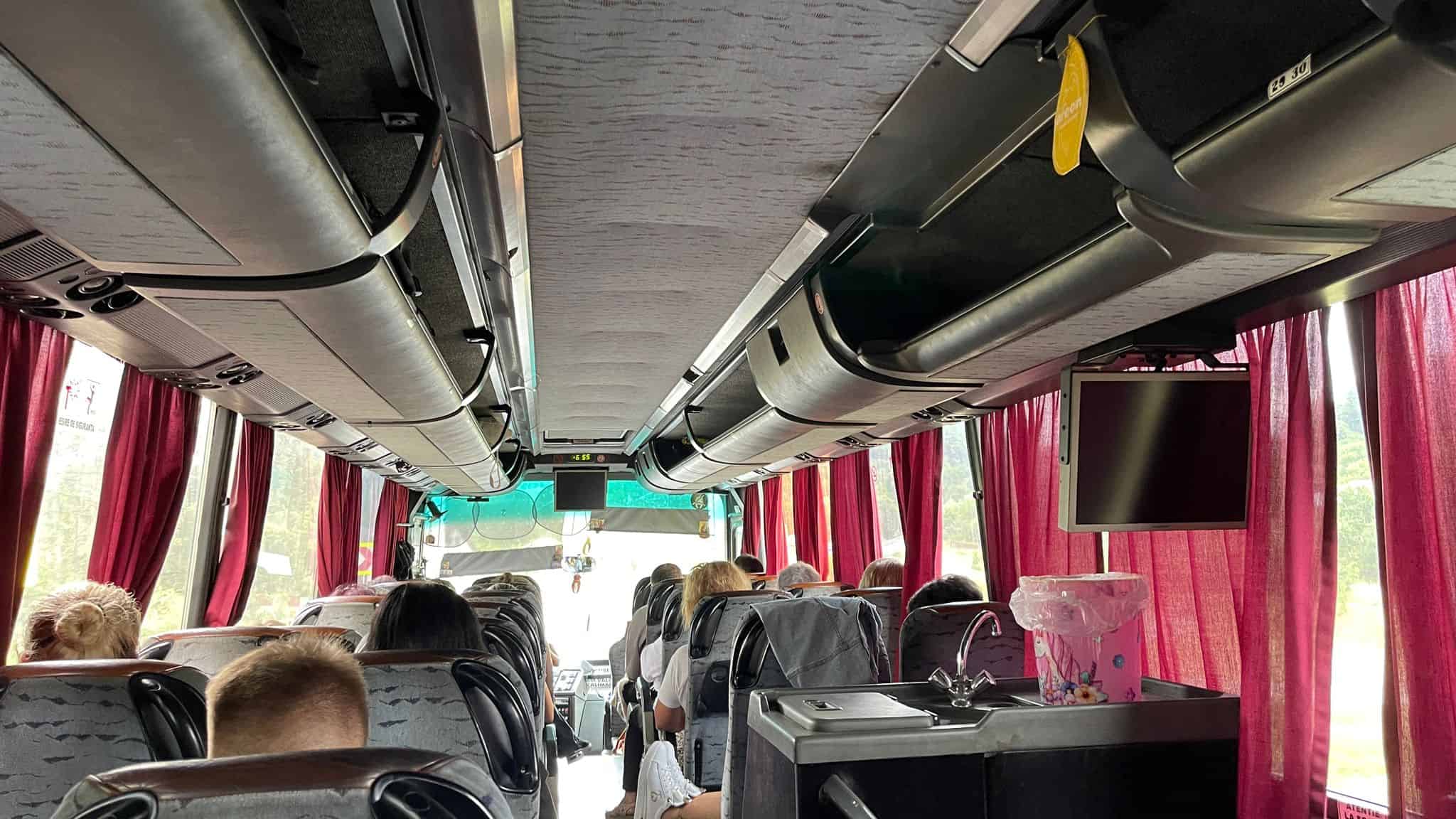 Transport județean în Alba: 15 trasee de autobuz, scoase din nou la licitație. Aproape 7 milioane de lei pentru contract