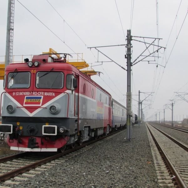 Trenurile circulă mai încet pe tot mai multe linii din România: peste 72% au ajuns la termenul de reînnoire