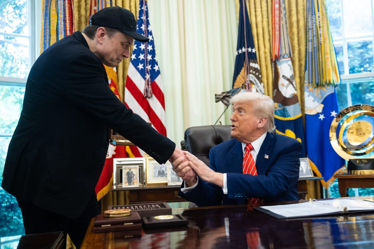 Trump i-a cerut lui Musk să ridice restricțiile asupra Starlink în Ucraina, după limitarea vitezei