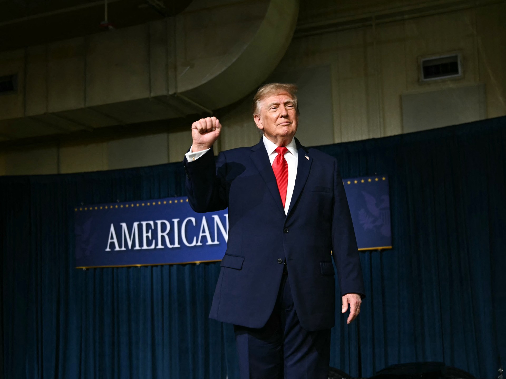 Trump lansează o campanie intensă pentru alegerile intermediare, pe fondul unei popularități la minim record
