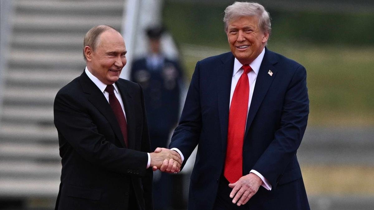 Trump sancționează Curtea Penală Internațională și anunță un acord cu Rusia pentru motorină