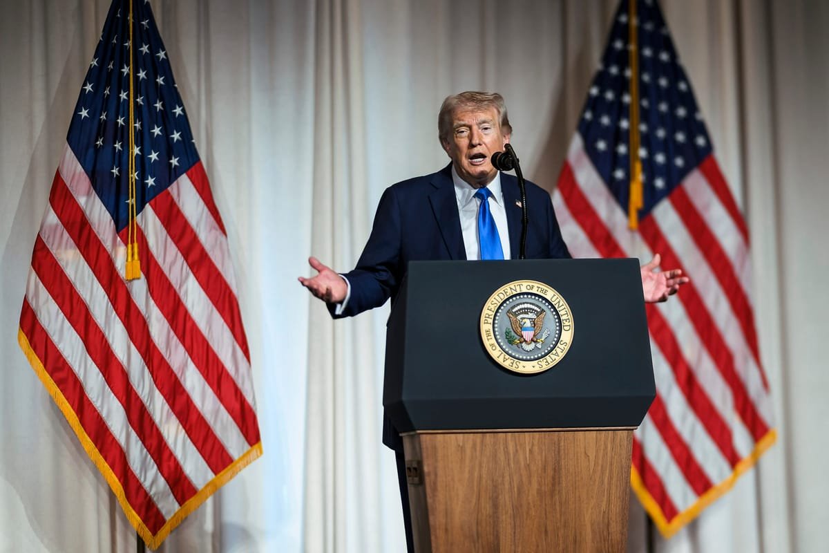 Trump spune că Marine Le Pen este „vocea conservatoare” a Franței, în plin val de proteste violente
