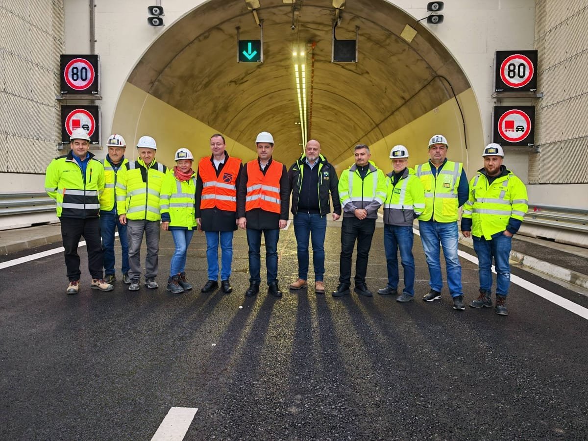 Tunelul Momaia de pe autostradă, în ultimele teste înainte de deschidere; lucrările la DN73G au depășit 80%