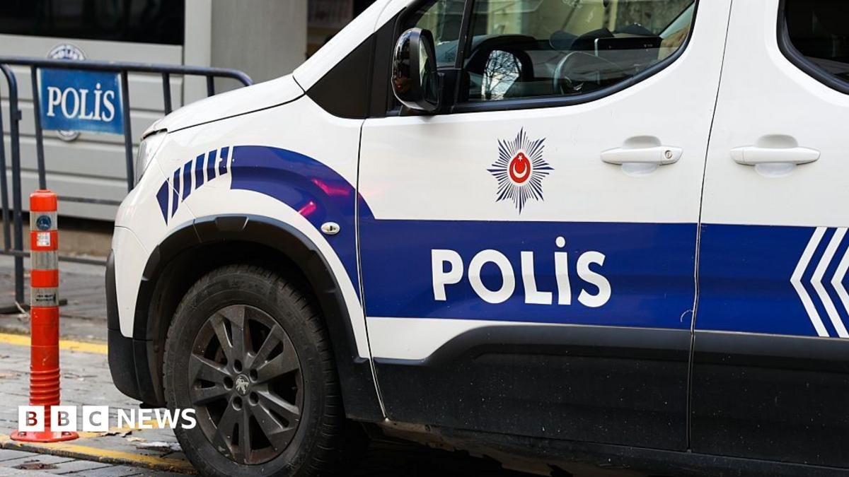 Turcia: poliția a percheziționat un post de televiziune de opoziție și i-a oprit emisiunile live