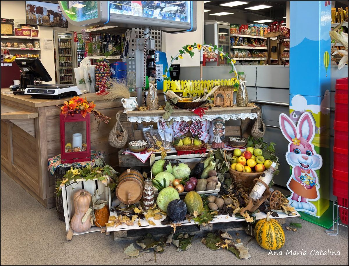 Turda: decor tradițional în magazinul Oncos pentru Ziua Producătorului Român