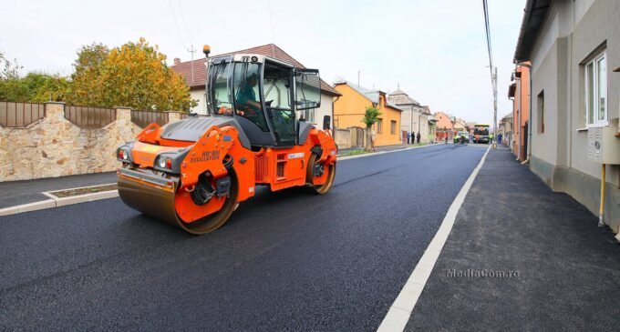 Turda: lucrări pe 4 străzi, inclusiv asfaltarea primului strat pe Panait Cerna, anunță primarul Matei