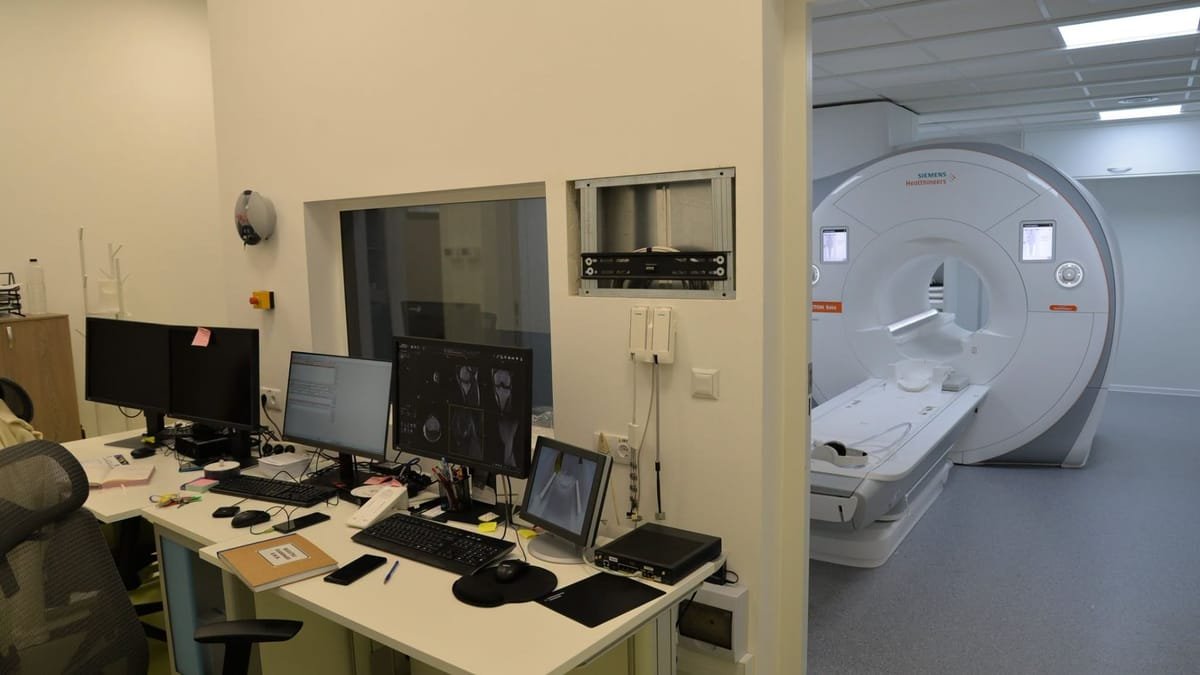 Turda: un aparat medical de ultimă generație a fost inaugurat la spital, cu o investiție de 3 milioane de lei