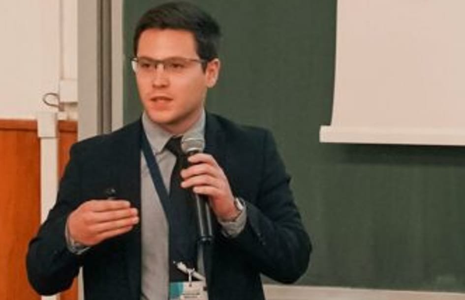 UBB Cluj: crescut la Londra, a ajuns șef de promoție și face acum cercetare cu Universitatea Cambridge
