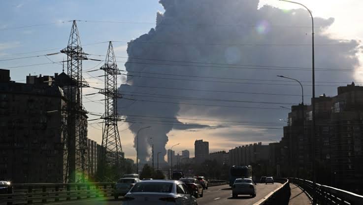 Ucraina: noi lovituri rusești asupra infrastructurii, întreruperi de energie și negocieri fragile