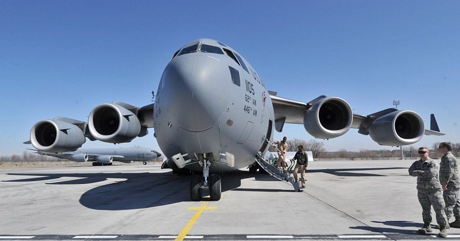 Un bărbat cu dublă cetățenie britanică și iraniană, arestat în urma unui grav incident de securitate la o bază aeriană a