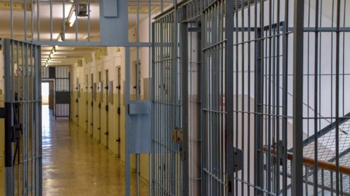 Un bărbat condamnat la peste 16 ani de închisoare a fost găsit mort în celulă