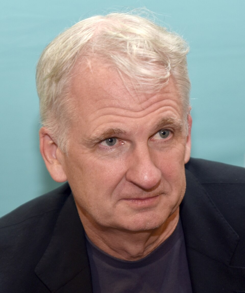 Un nou 9/11 și tentația puterii absolute. Avertismentul lui Timothy Snyder despre Trump și democrația americană