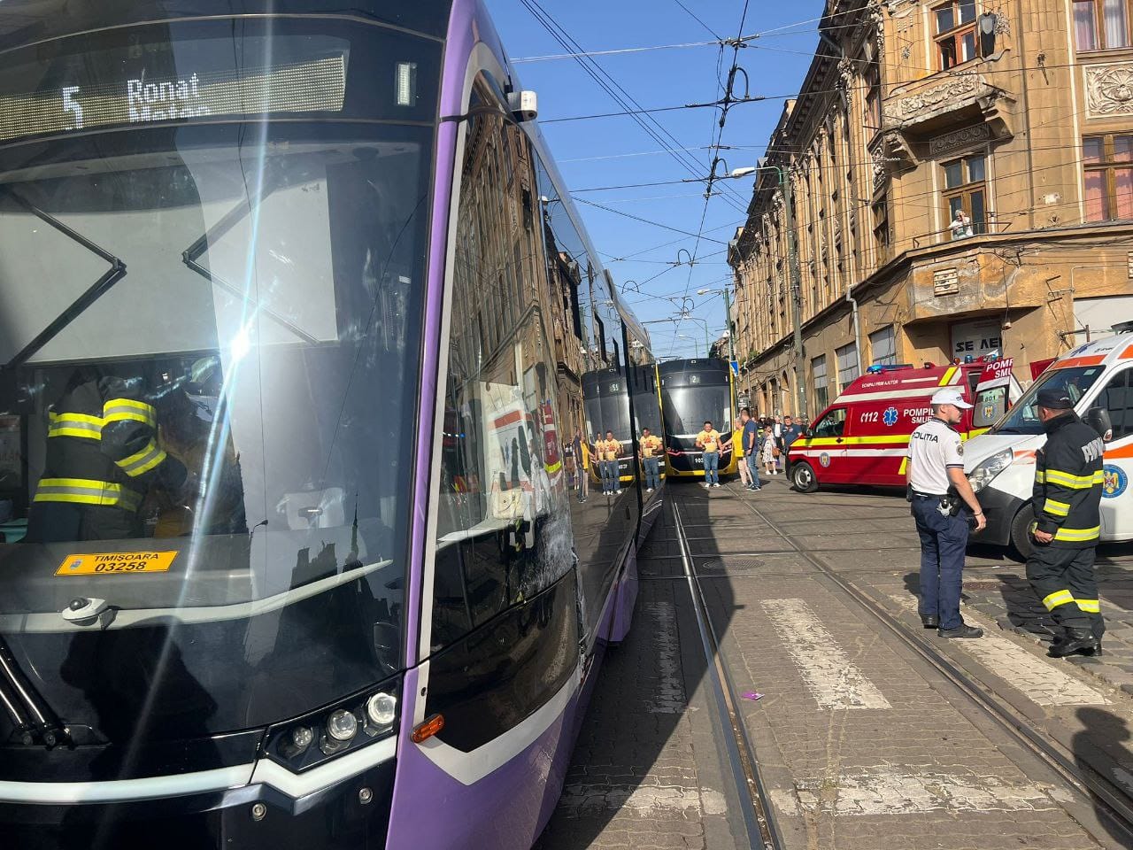 Un scandal s-a stins, Popoviciu reaprinde altul. Miza: culoarea tramvaielor