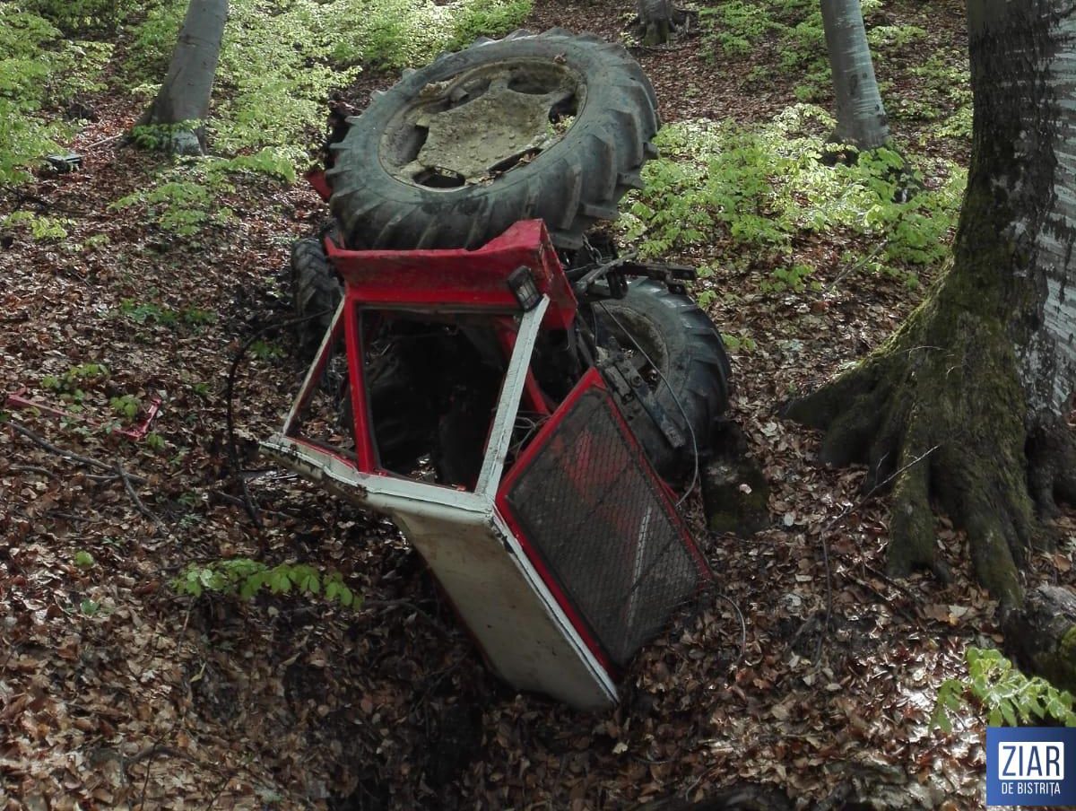 Un tânăr (32 de ani din Păltineasa) a MURIT după ce tractorul s-a răsturnat peste el! Accidentul a avut loc în Dumbrăviț